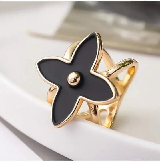 Як використовувати затискач для хустки