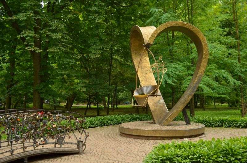 ТОП-17 місць, які варто відвідати в Чернівцях ТОП-17 місць, які варто відвідати в Чернівцях