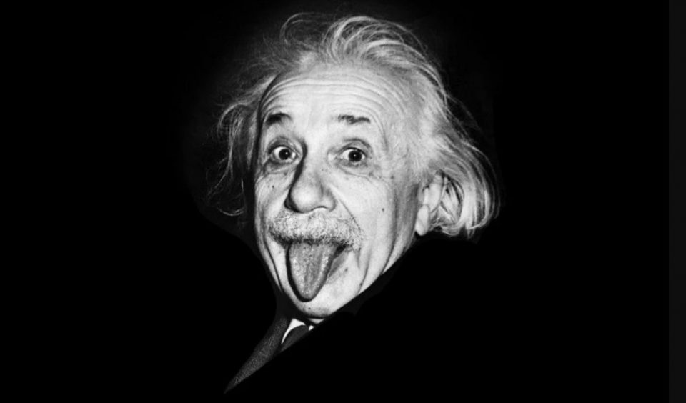 Чому Ейнштейн показав язик?